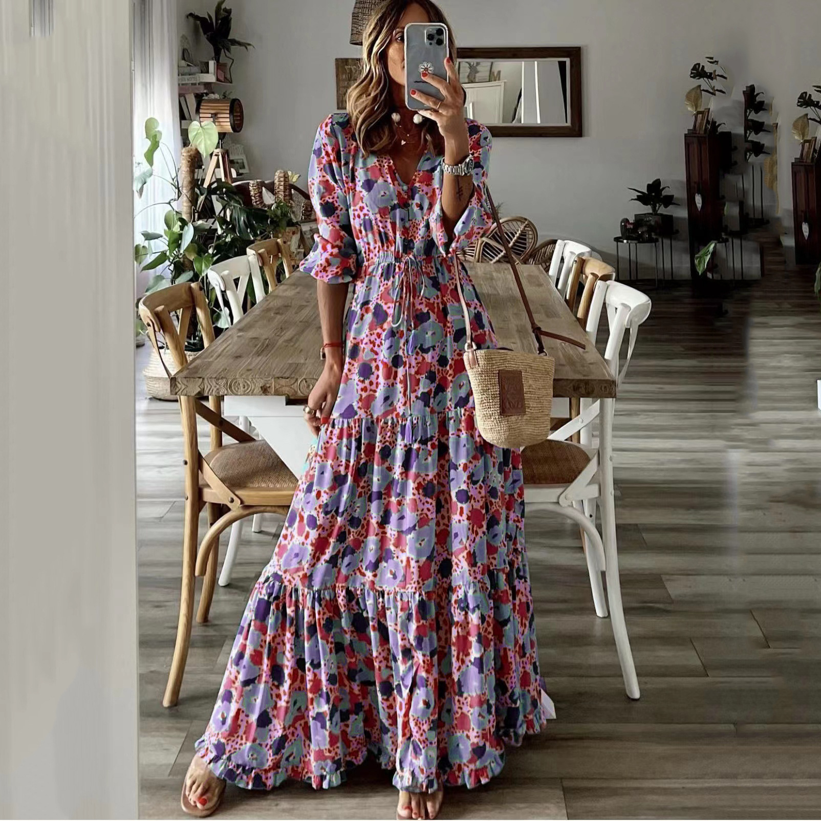 Boheme maxikjole med blomsterprint og V-hals