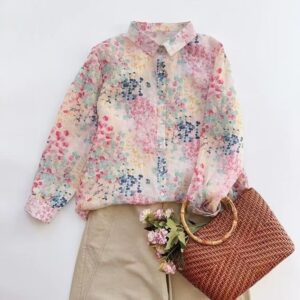 Afslappet damebluse med unikt design