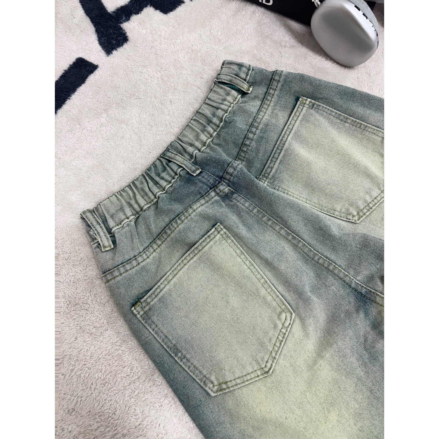 Mens Loose-fit Wide-leg Ripped Jeans - Image 4