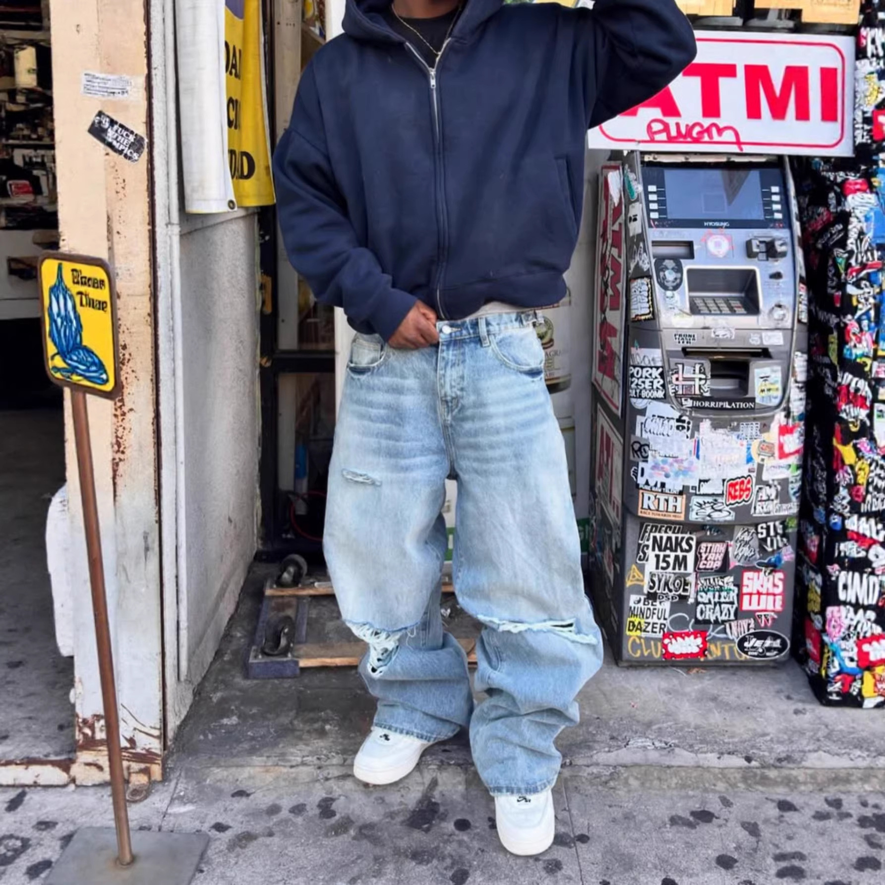 High-street American-style Ripped Jeans For Men - Image 3