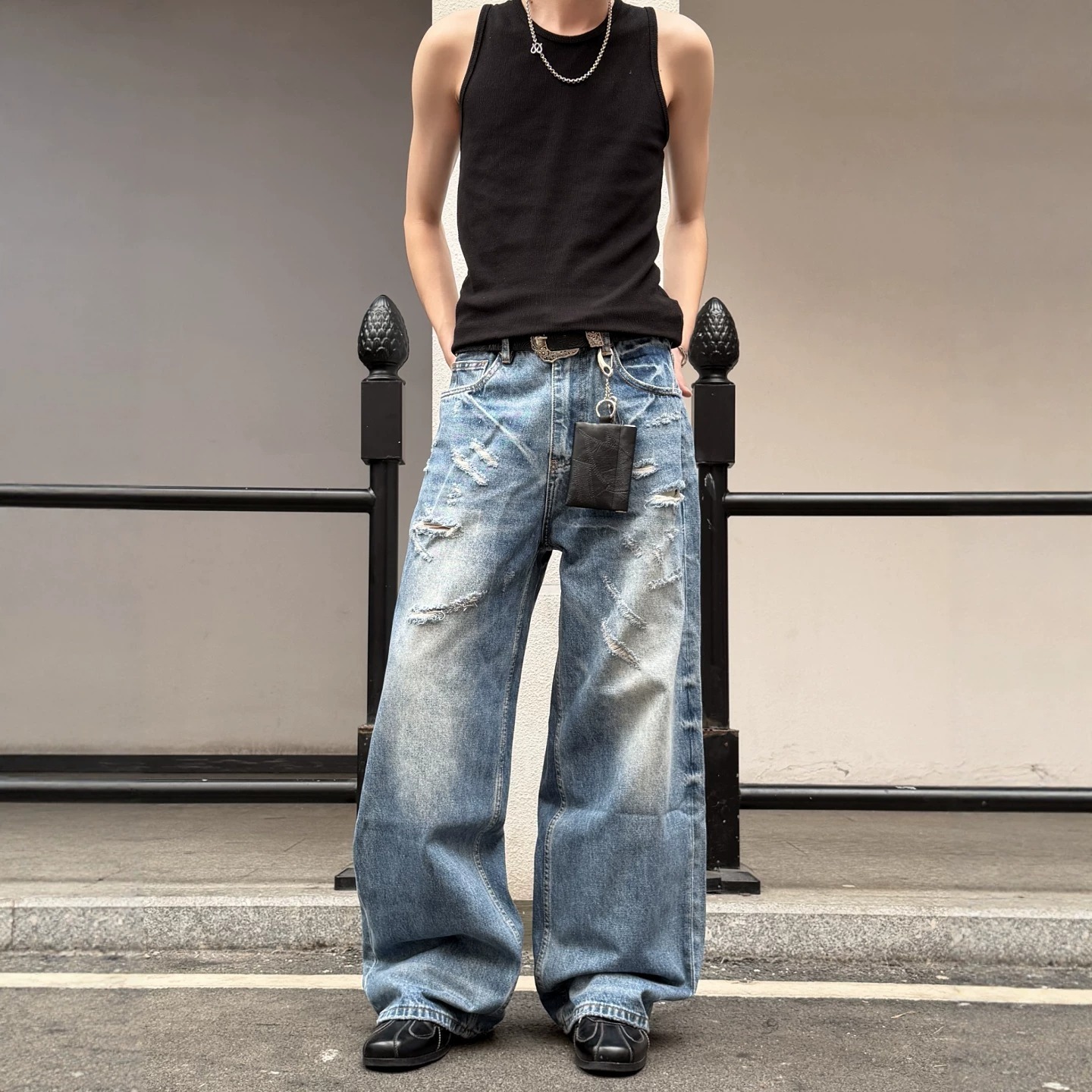 Fashionable And Versatile Mens Ripped Jeans - Image 6