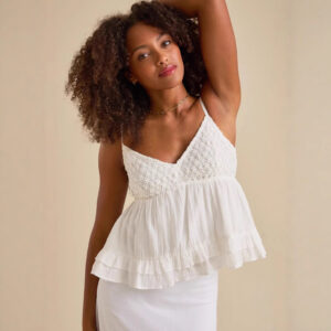 Loose top with V-neck and lace
