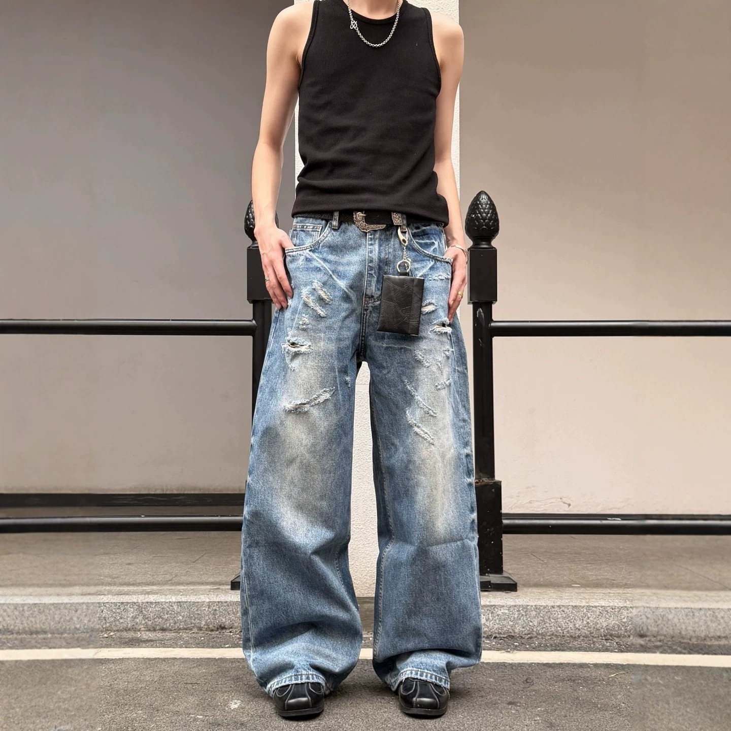 Fashionable And Versatile Mens Ripped Jeans - Image 3