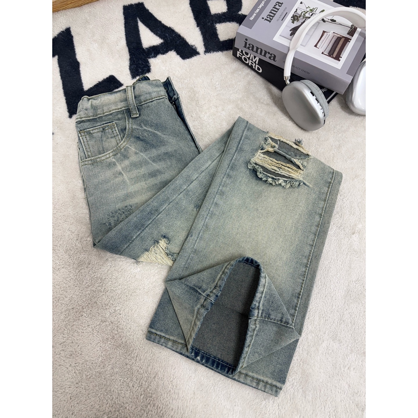 Mens Loose-fit Wide-leg Ripped Jeans - Image 2
