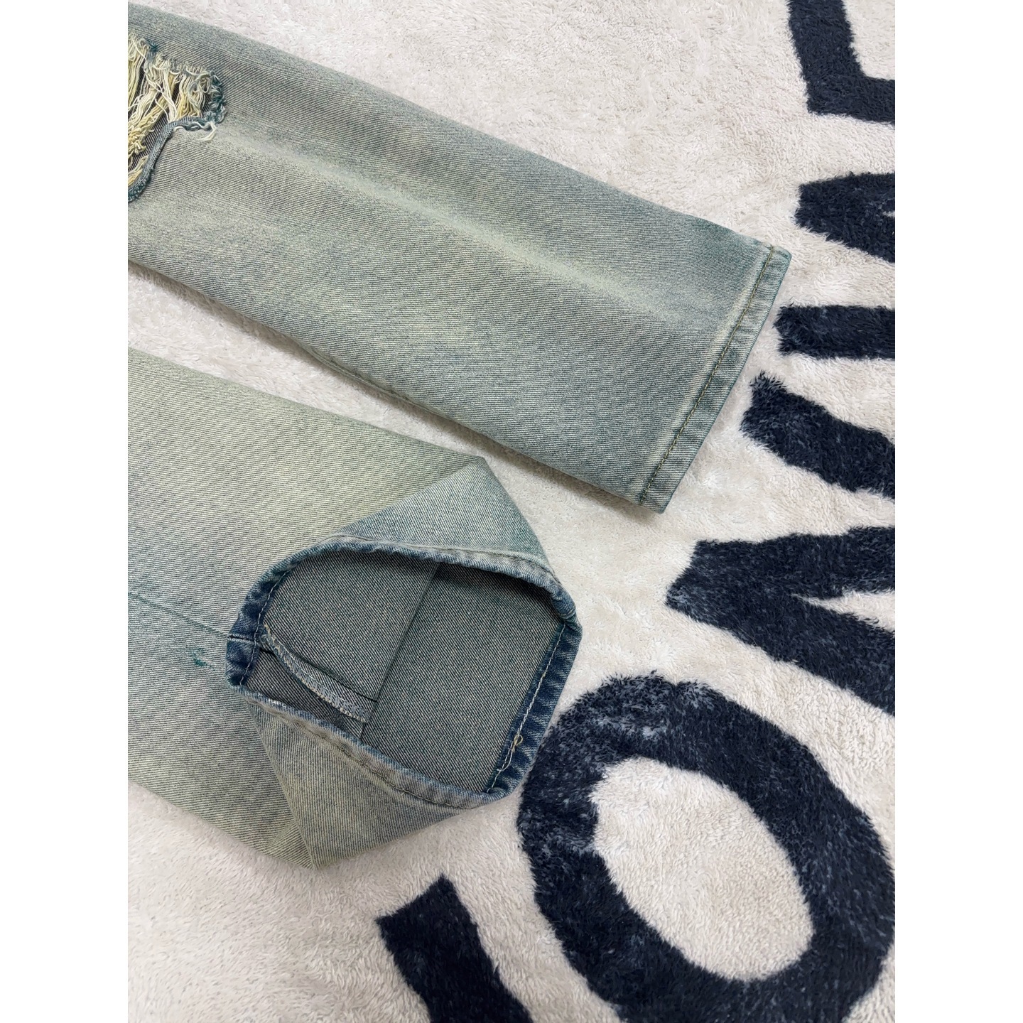 Mens Loose-fit Wide-leg Ripped Jeans - Image 5