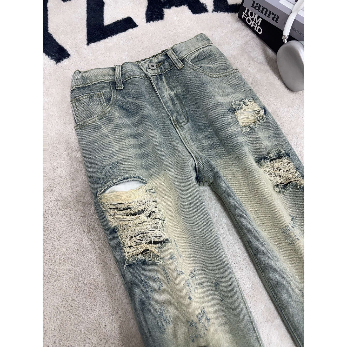 Mens Loose-fit Wide-leg Ripped Jeans - Image 3