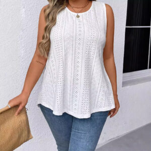 Sleeveless top with round neck and lace pattern