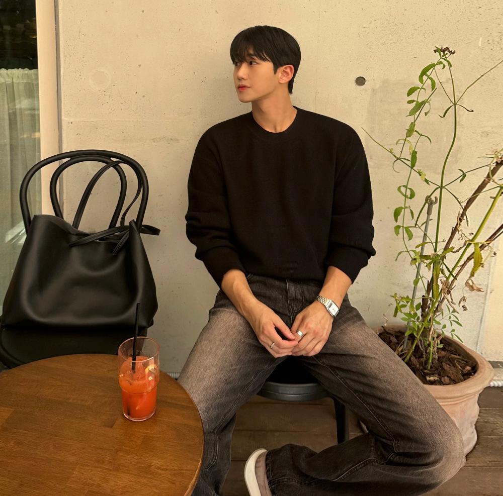 Crew-neck Pullover Sweater Korean-style Workwear Outfit - Image 7